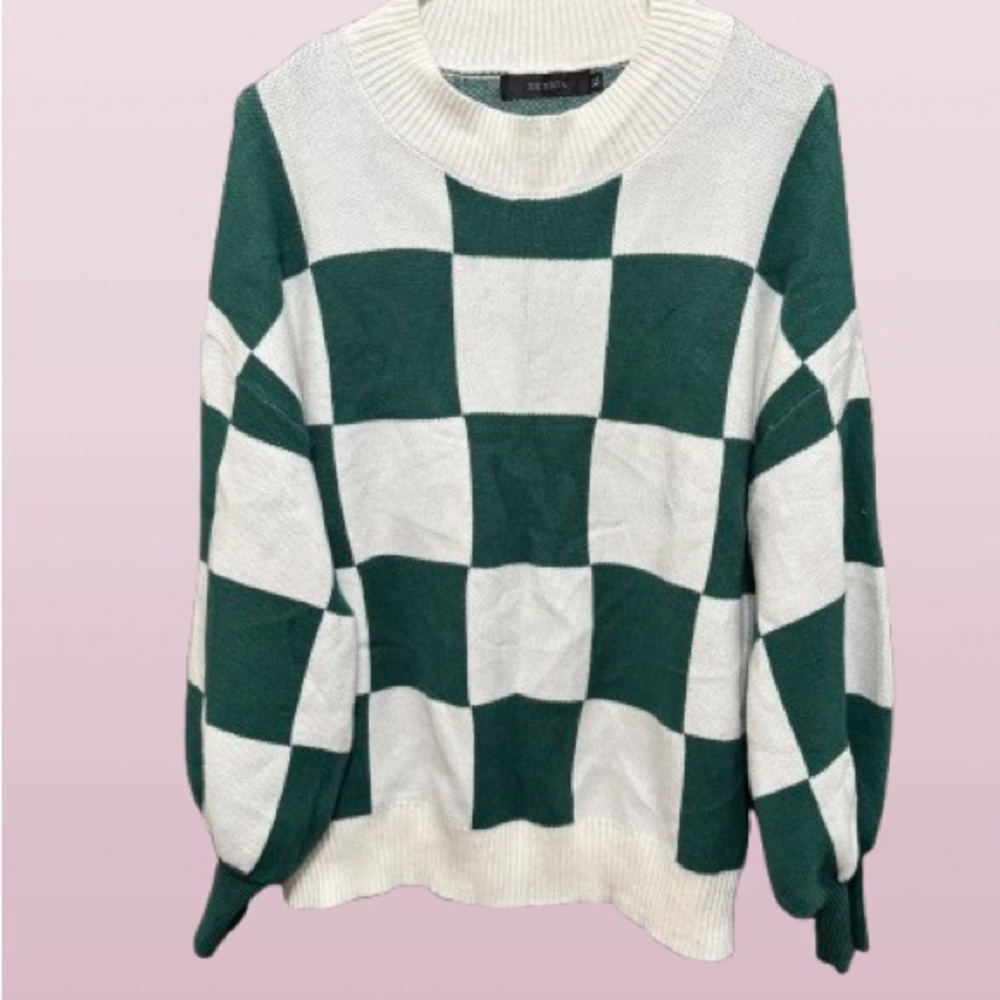 Stylish Green and White Checkered Crew Neck Sweater